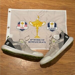 FootJoy Flex Golf Shoes in Gray and Green